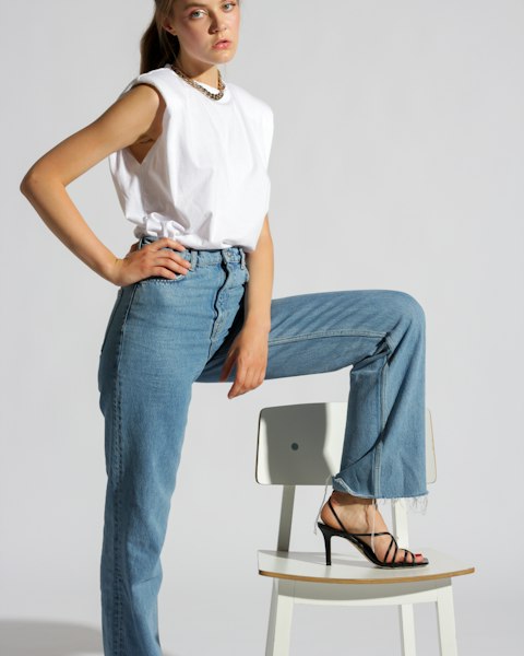 Women's High-Rise Straight Jeans in Light Wash