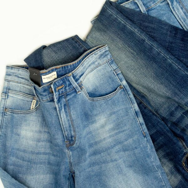 Men's Relaxed-Fit Jeans in Light Wash
