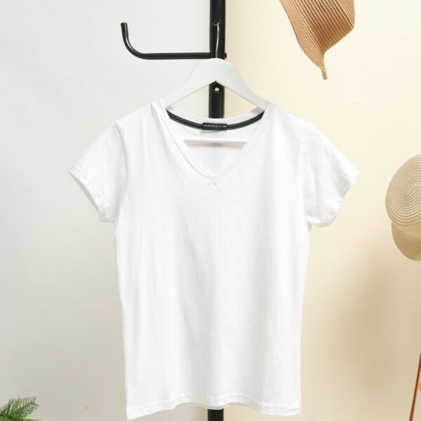 Women's Fitted V-Neck T-Shirt in White
